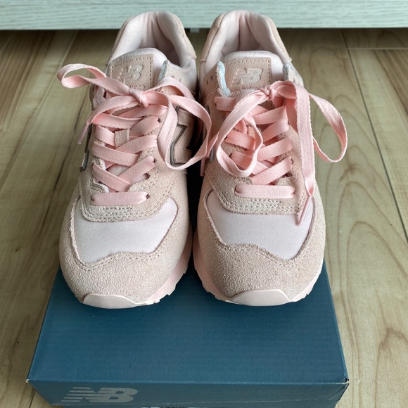 New Balance Women Sneakers - Picture 3 of 10